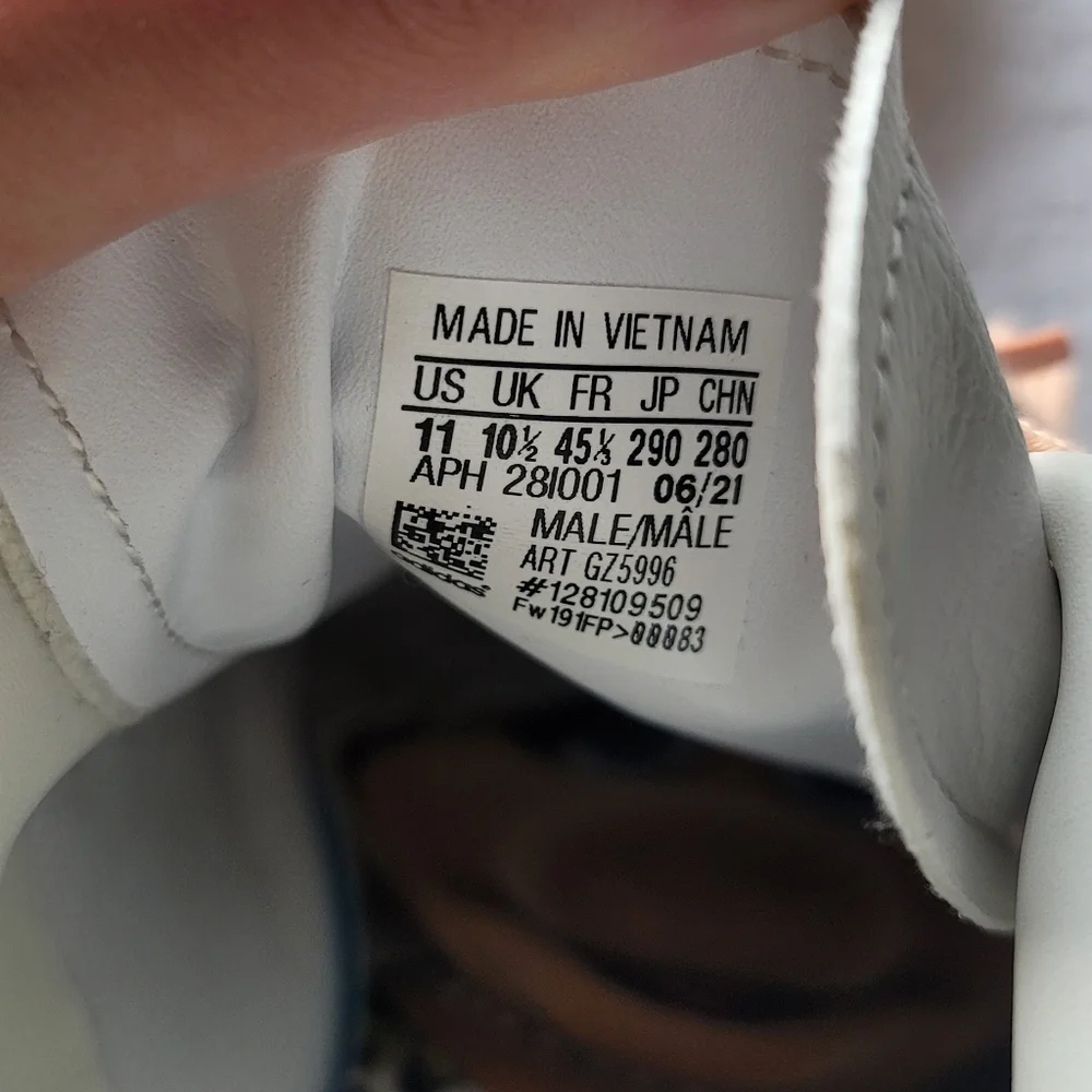 Adidas Stan Smith Miss Piggy & Kermit Shoes Men's 11 White/Pantone GZ5996 - Picture 5 of 5